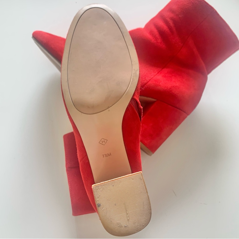 Halogen Abbi Red Suede Block Heel Ankle Booties - Picture 6 of 10